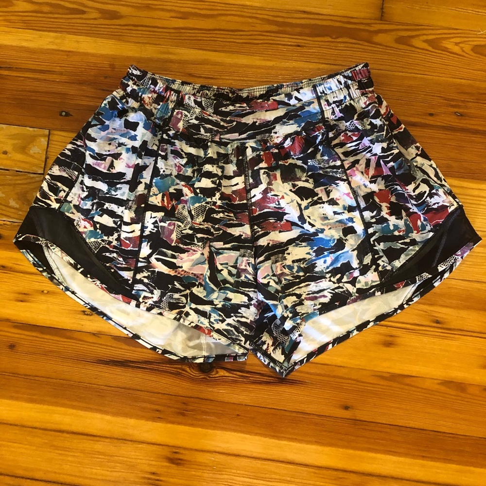 Lululemon Hotty Hot short II  (long 4”) Size 8